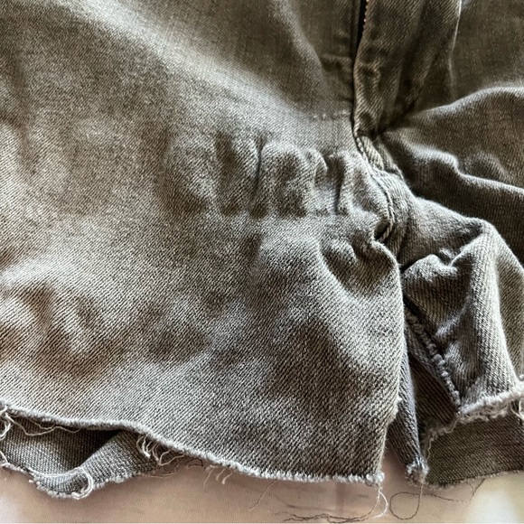 Gray True Religion Halle Cut Off Distressed Jean Shorts, Size 27 - Picture 4 of 12